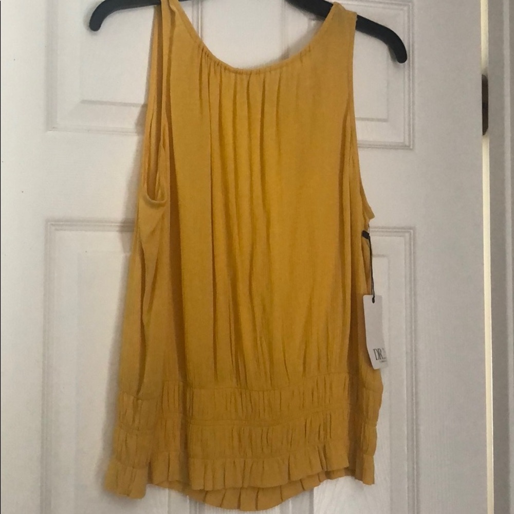 Mustard top Medium